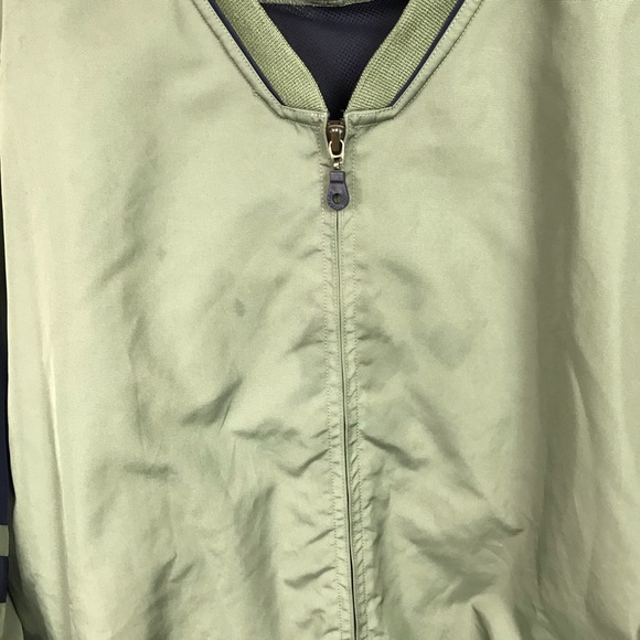 Cutter & Buck Lightweight Water Resistant Jacket - Picture 3 of 5